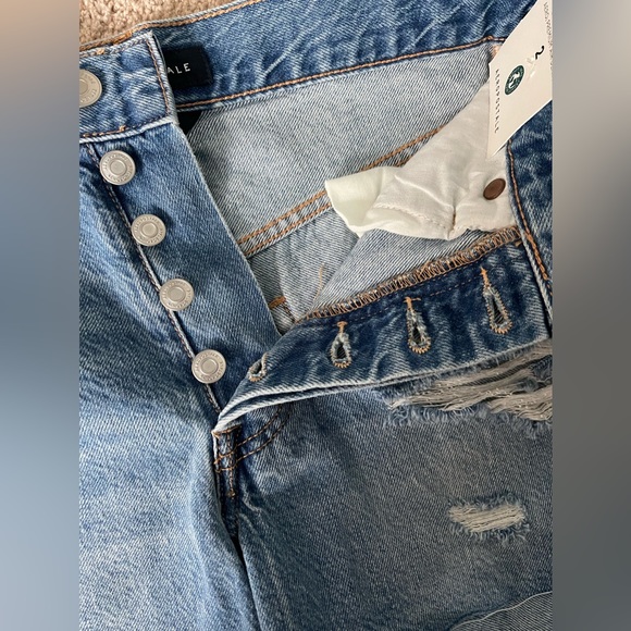 Aero 90’s high rise cut off Jean shorts 4” - Picture 6 of 8